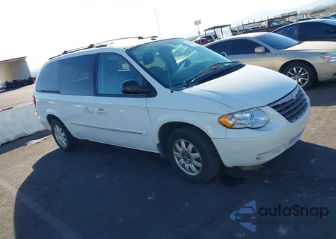 2006 Chrysler Town & Country Touring из США, поврежденный, VIN 2A8GP54L46R661341